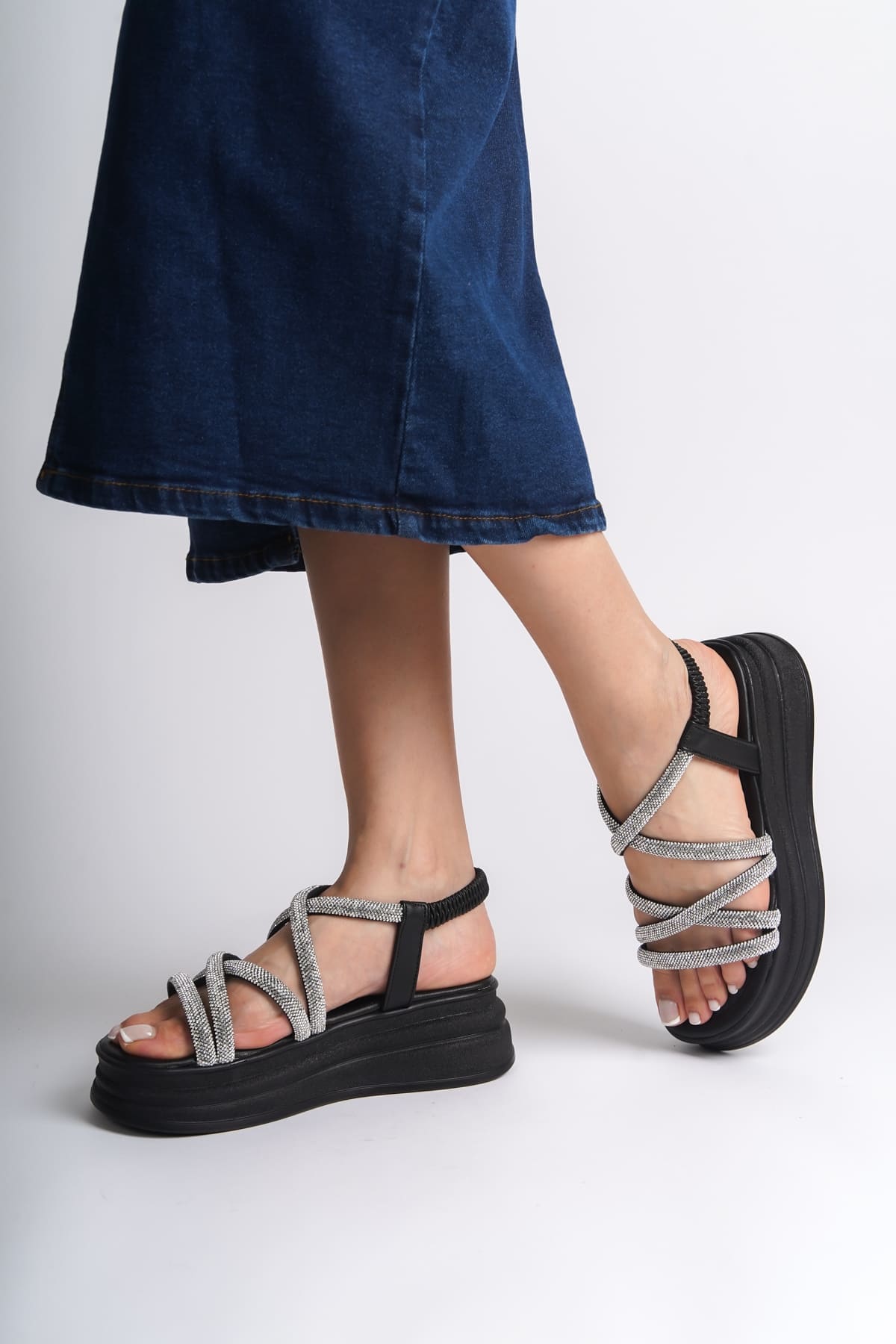 ELENA Lastikli Taşlı Şeritli Ortopedik Taban Kadın Sandalet CST - Siyah - 37 Resim 3