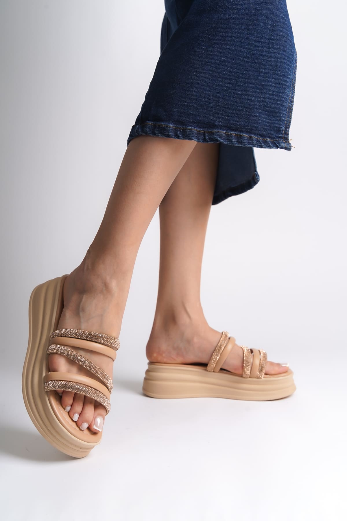 ELISE Düz Topuklu Şeritli Taşlı Kalın ve Ortopedik Taban Kadın Terlik  CTT - Ten - 39 Resim 2