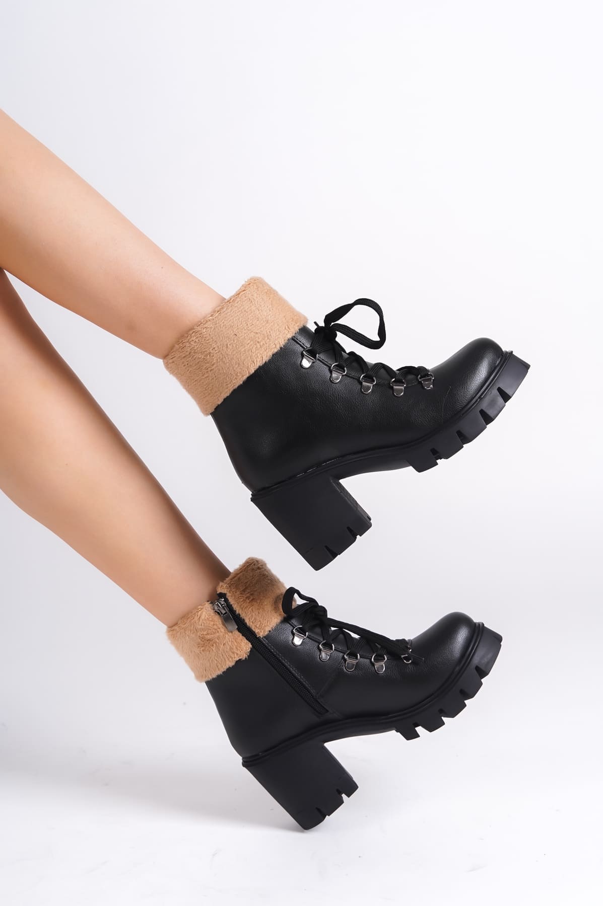 EMMA Bağcıklı Fermuarlı Ortopedik Taban Topuklu Kürk Detaylı Kadın Bot  CST - Siyah - 39 Resim 3