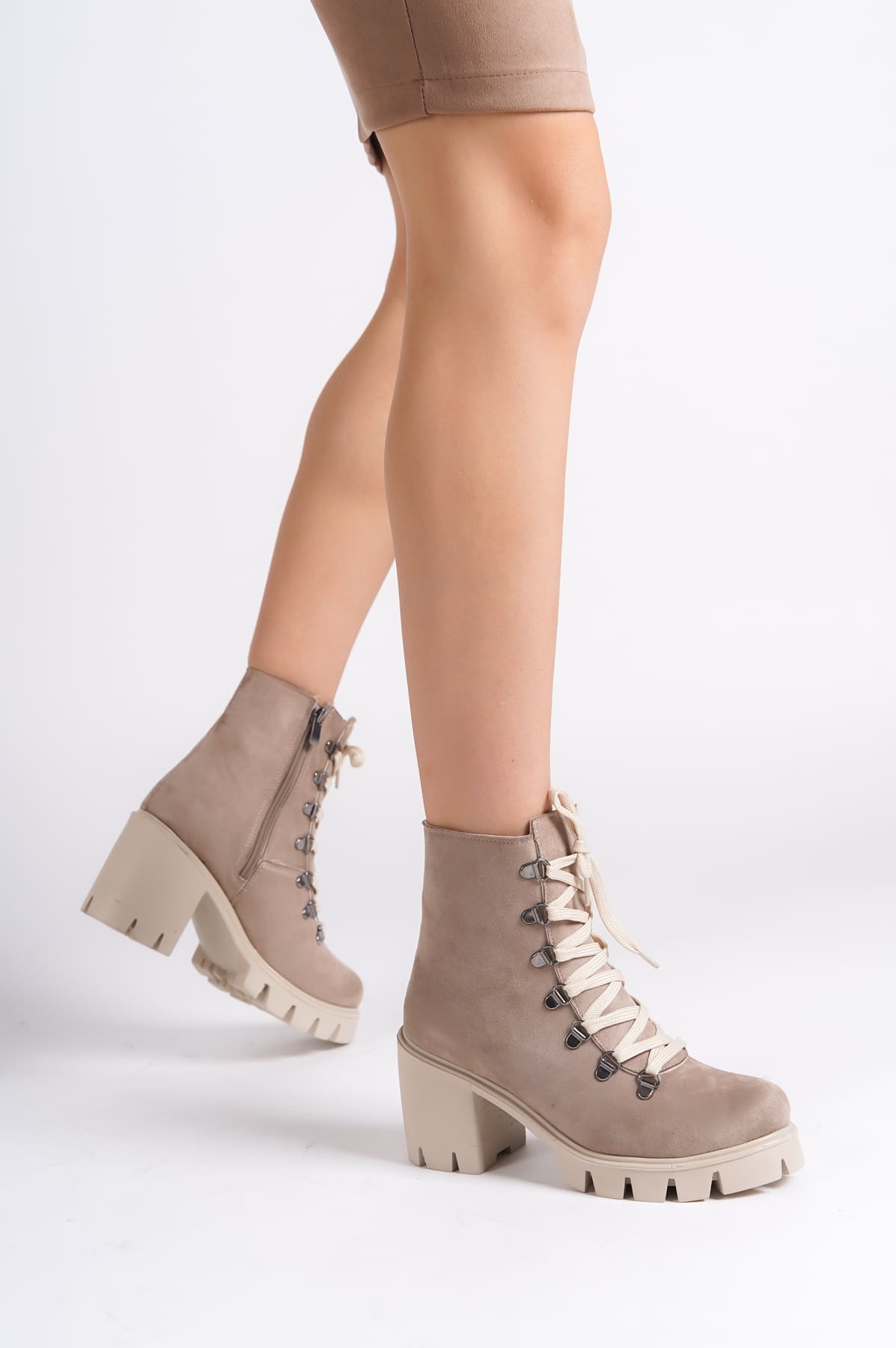 EMMA Bağcıklı Fermuarlı Ortopedik Taban Topuklu Süet Kadın Bot  STT - Ten - 39