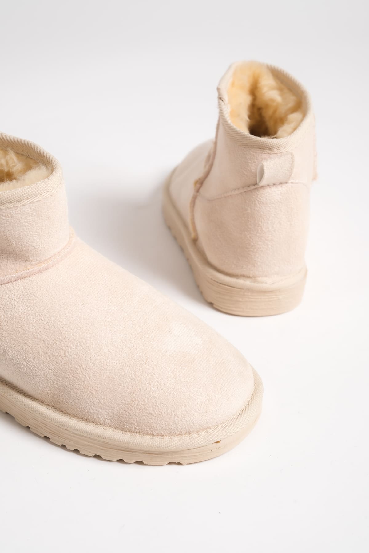 JOLIE Bağcıksız Düz Taban İçi Kürklü Kısa Süet Kadın Bot SKT - Krem - 39 Resim 5