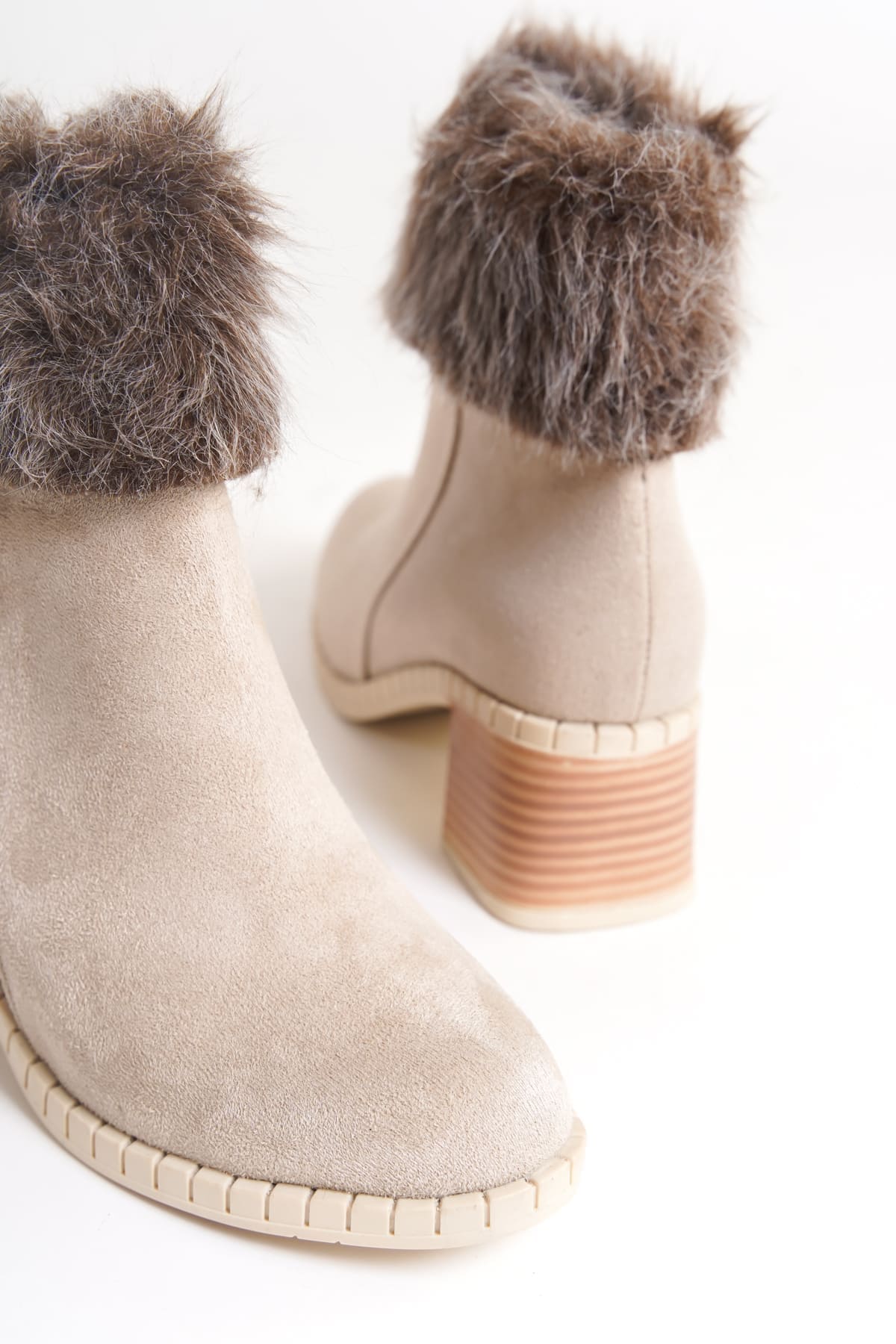 JULIA Fermuarlı Ortopedik Taban Tüylü Topuklu Süet Kadın Bot SKT - Krem - 40 Resim 5