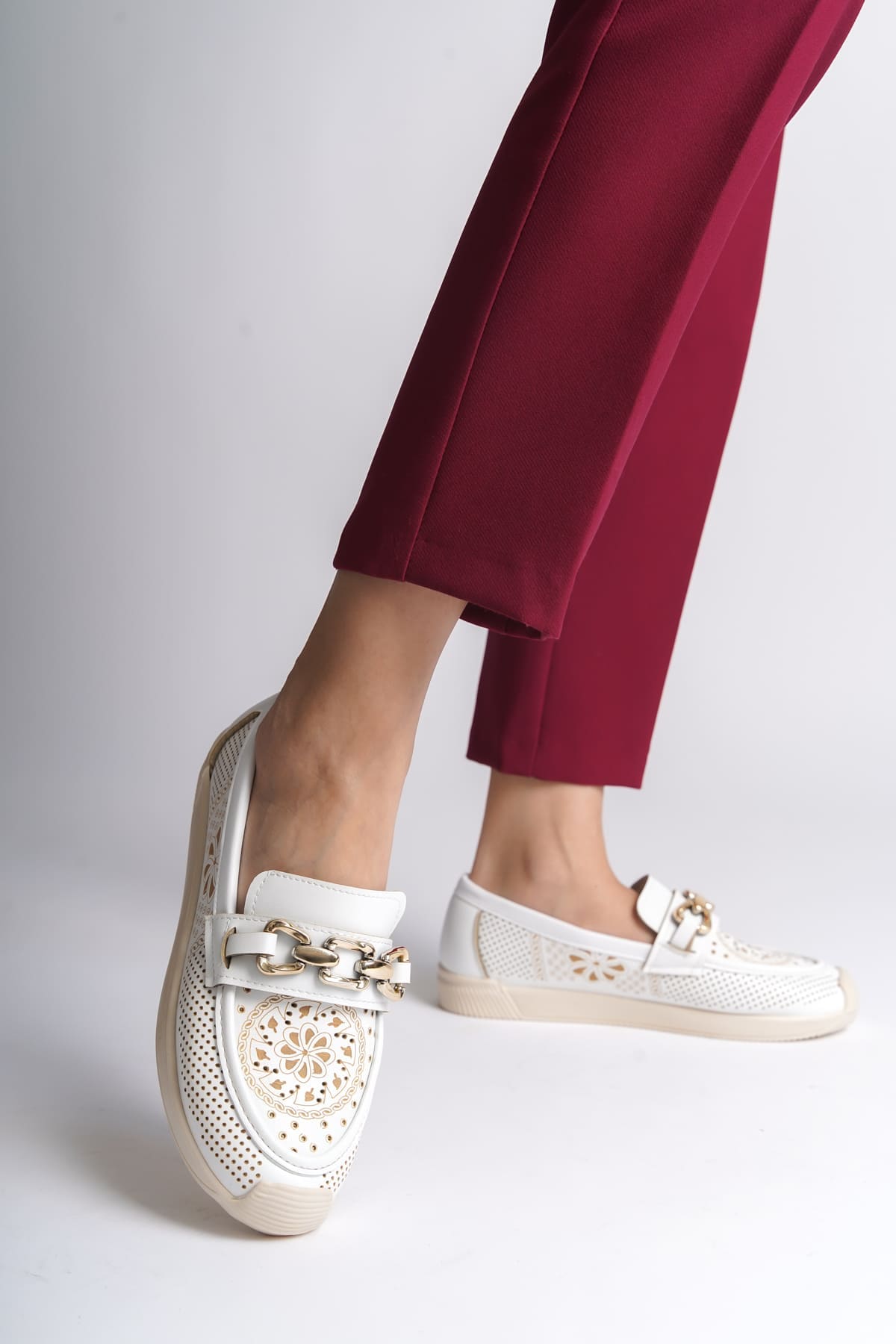 LAYLA Bağcıksız Ortopedik Rahat Taban Çiçek Desenli Kadın Babet Ayakkabı  CKT - Beyaz - 36 Resim 2