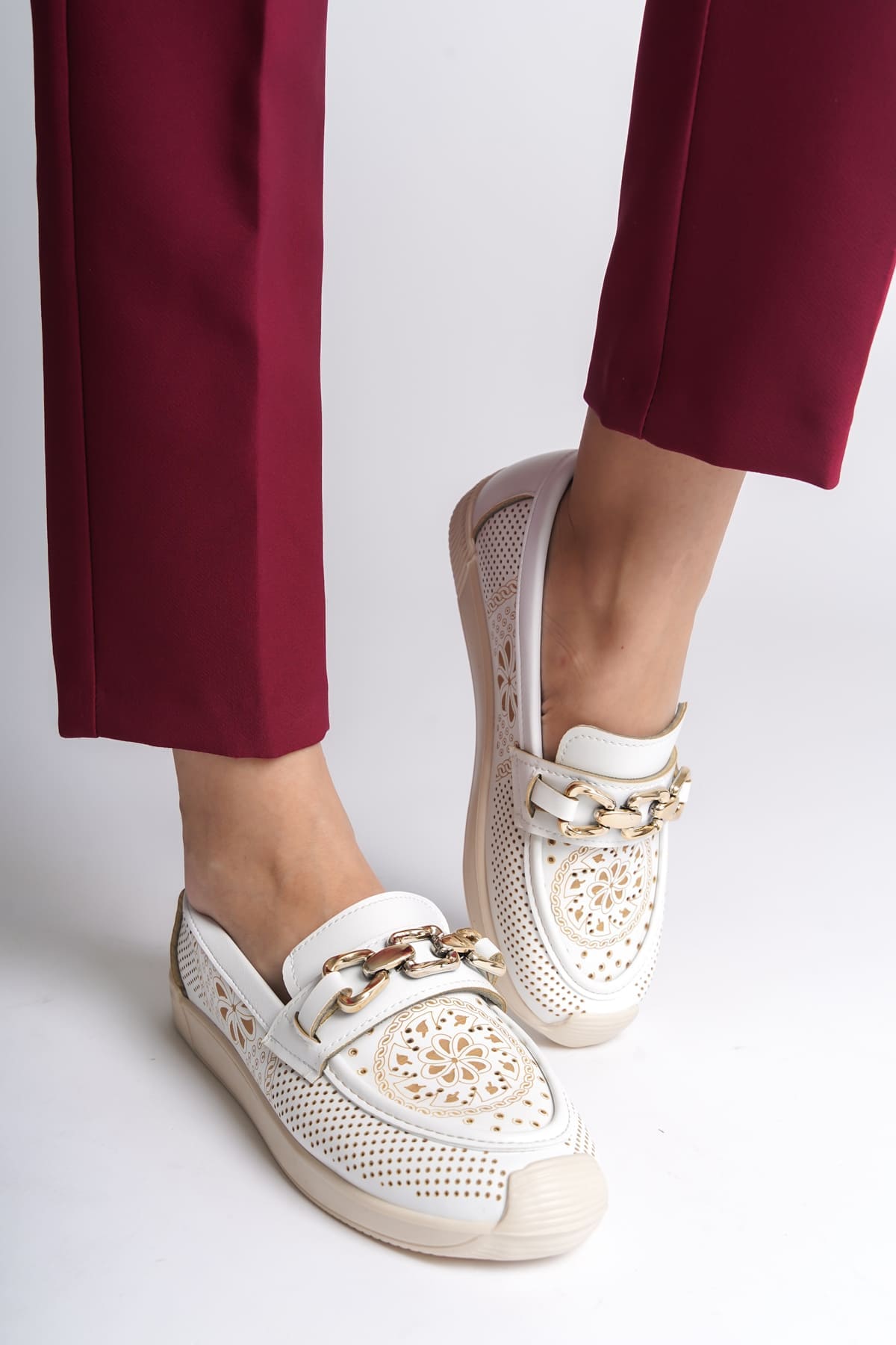 LAYLA Bağcıksız Ortopedik Rahat Taban Çiçek Desenli Kadın Babet Ayakkabı  CKT - Beyaz - 36