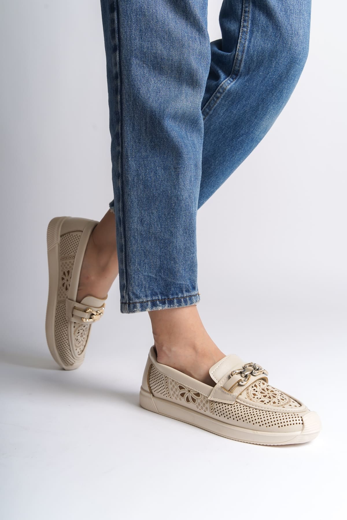 LAYLA Bağcıksız Ortopedik Rahat Taban Çiçek Desenli Kadın Babet Ayakkabı CKT - Krem - 39 Resim 2