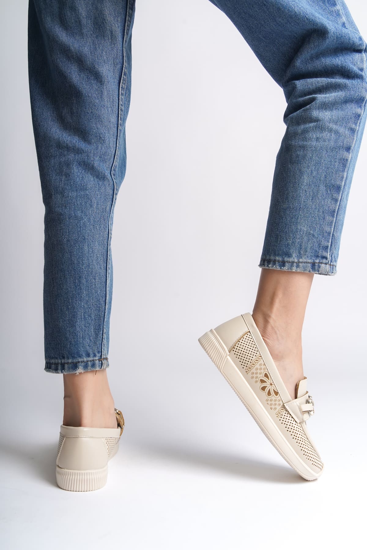 LAYLA Bağcıksız Ortopedik Rahat Taban Çiçek Desenli Kadın Babet Ayakkabı CKT - Krem - 39 Resim 3