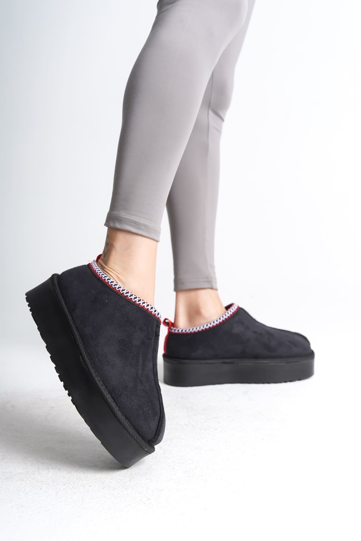 LEILA Bağcıksız Düz ve Kalın Taban İçi Kürklü Kısa Süet Kadın Bot  SST - Siyah - 40 Resim 2