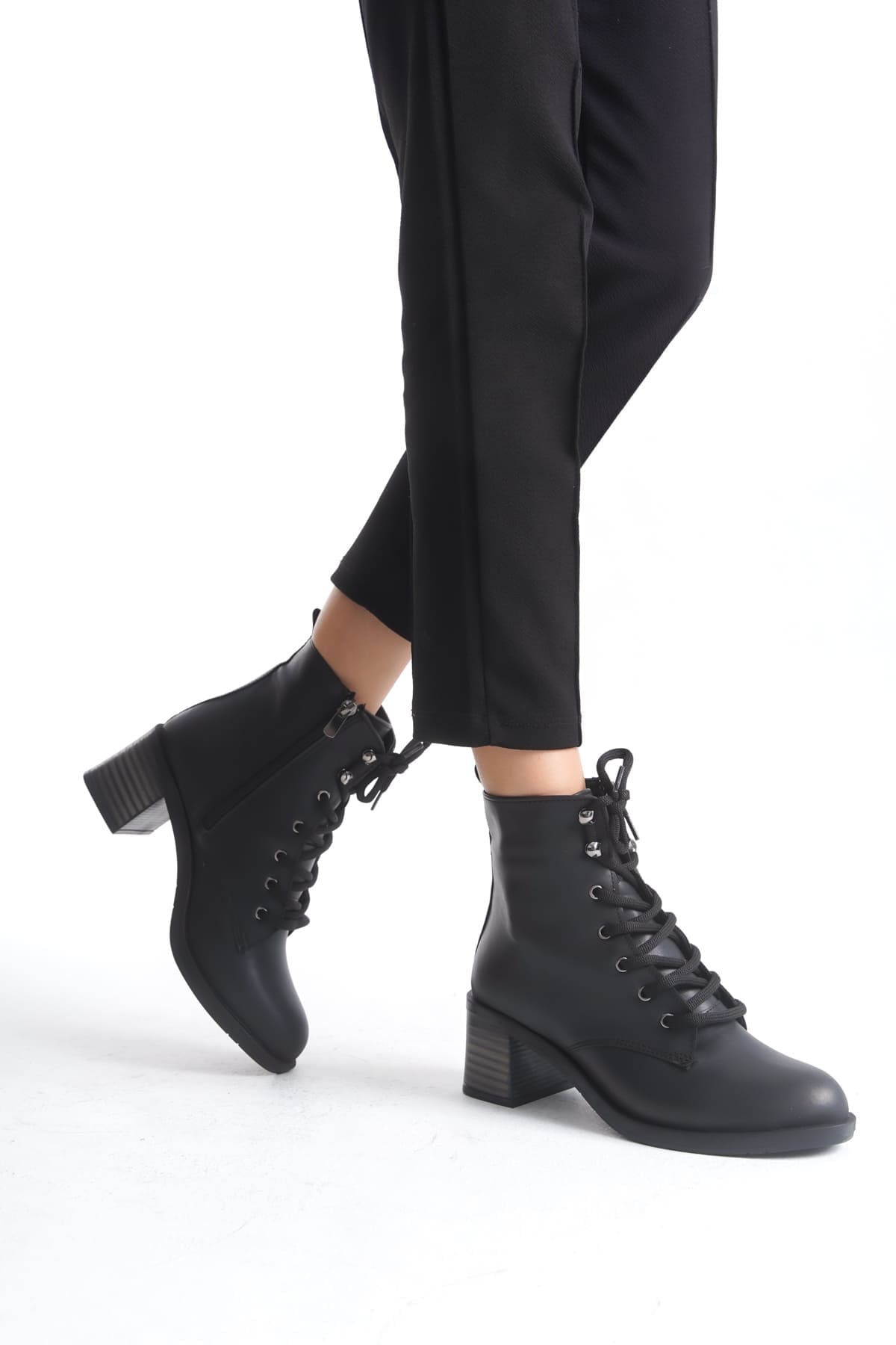 LENA Bağcıklı Fermuarlı Ortopedik Taban Topuklu Kadın Bot  CST - Siyah - 37 Resim 2