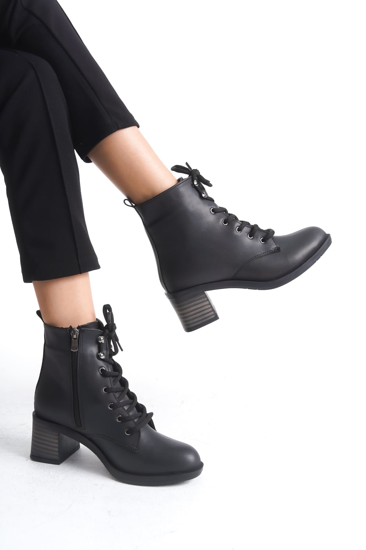 LENA Bağcıklı Fermuarlı Ortopedik Taban Topuklu Kadın Bot  CST - Siyah - 37 Resim 3
