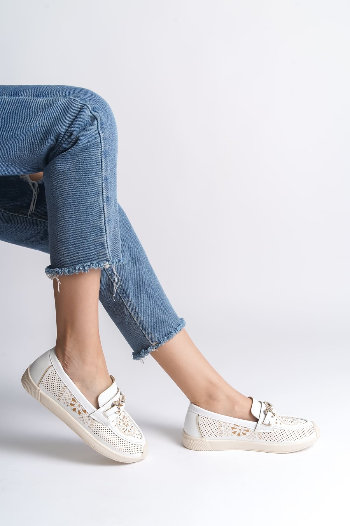 LILY Bağcıksız Ortopedik Rahat Taban Çiçek Desenli Kadın Babet Ayakkabı  CKT - Beyaz - 39 Resim 3