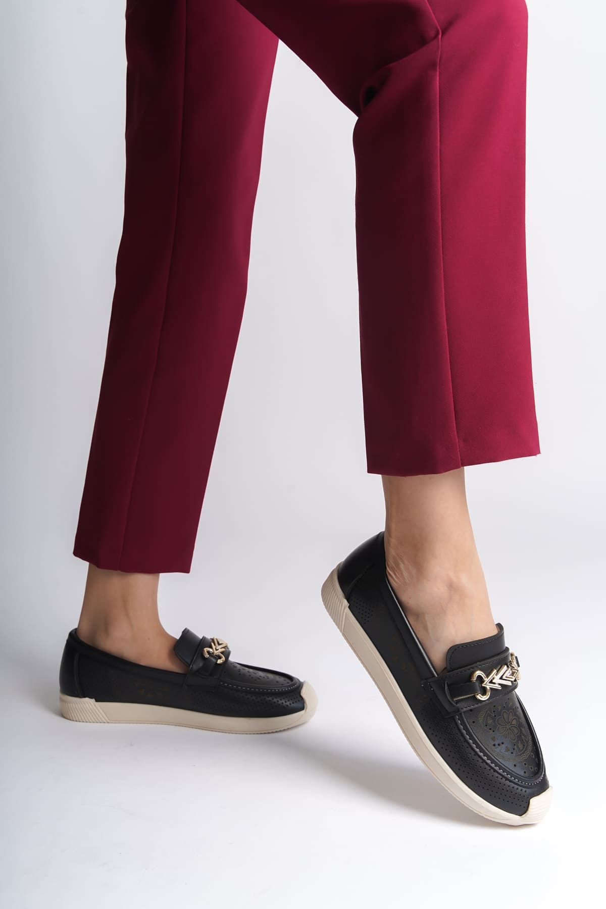 LILY Bağcıksız Ortopedik Rahat Taban Çiçek Desenli Kadın Babet Ayakkabı  CKT - Siyah - 38