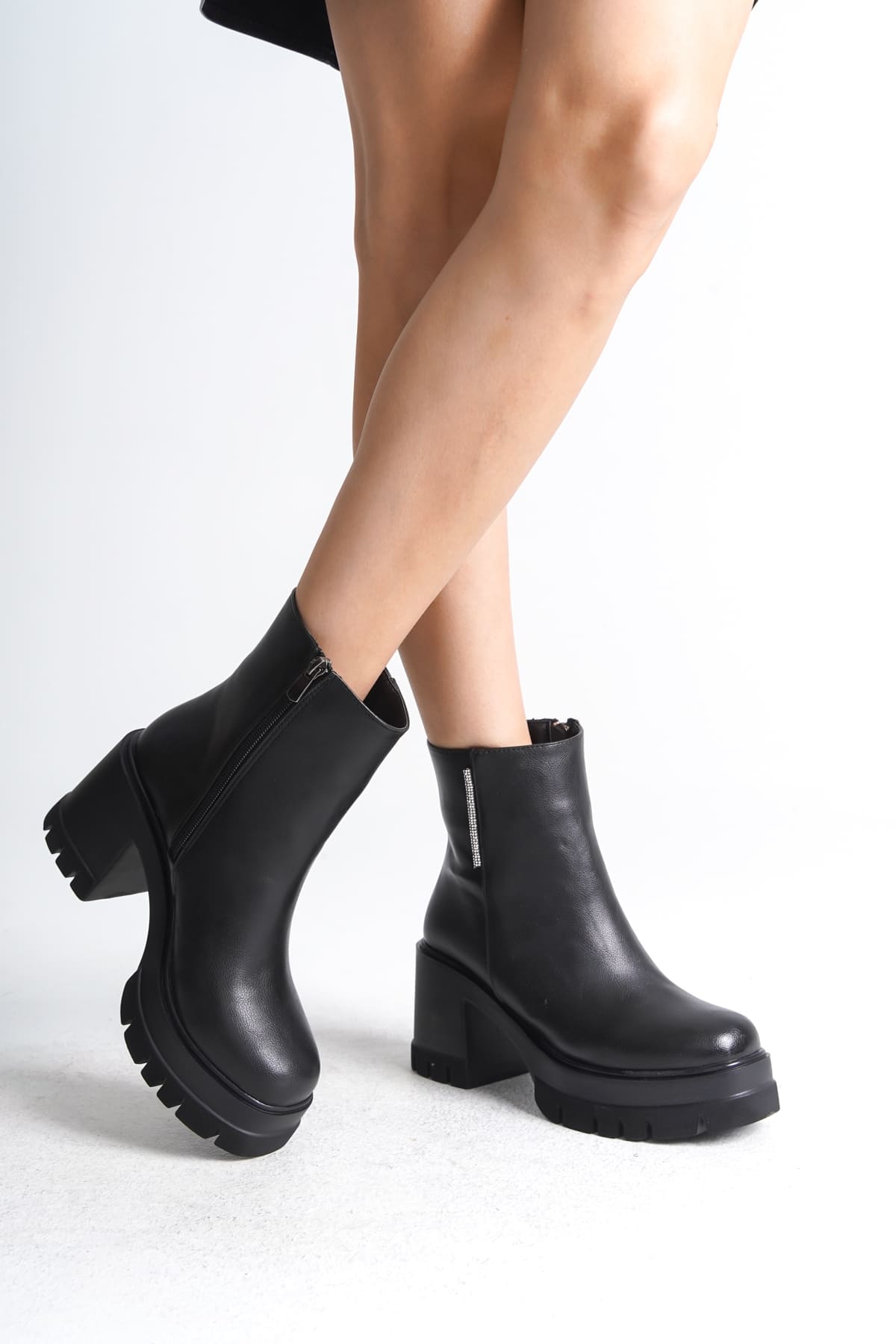 LISSE Zipper Orthopedic Base Thick Heels Female Bot CST - Black