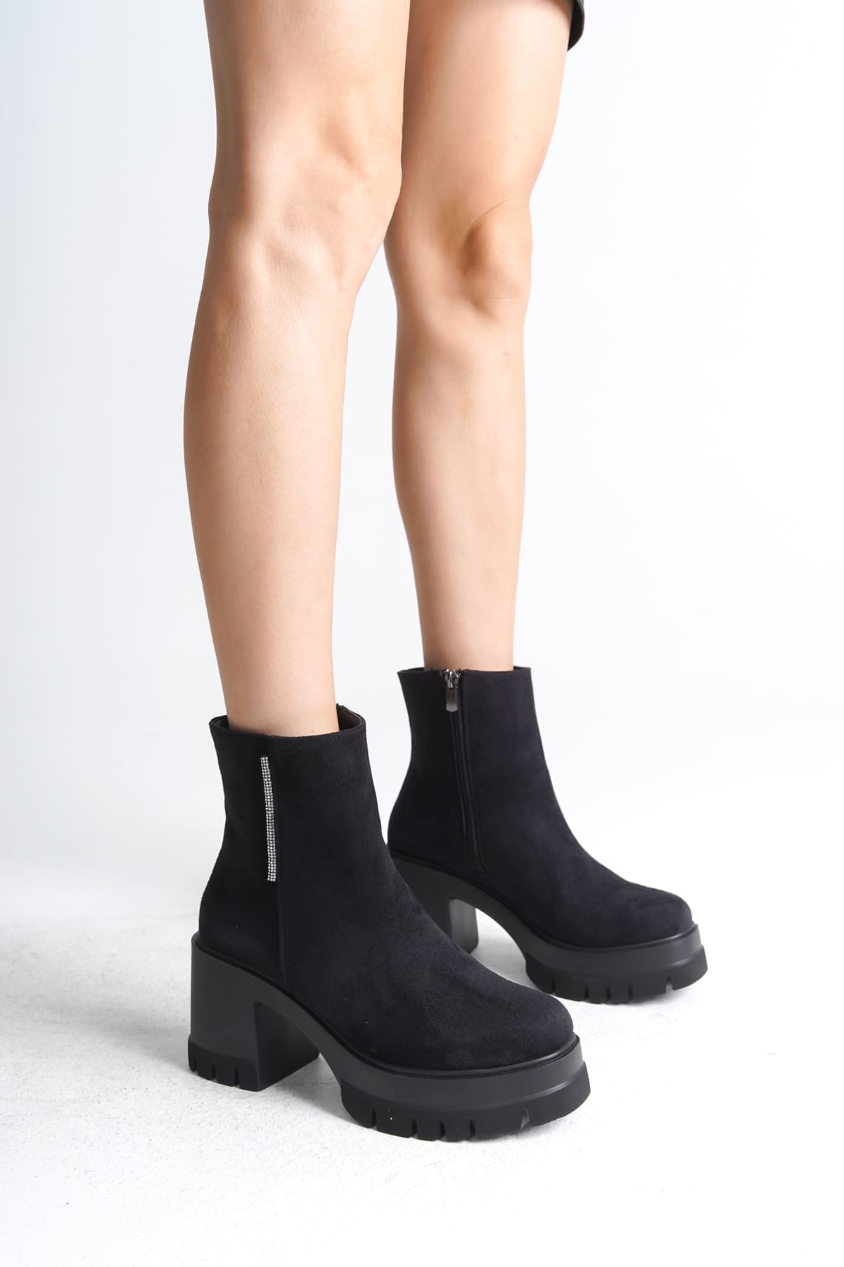 LISSE Zippered Orthopedic Base Thick Heels Female Bot SST - Black