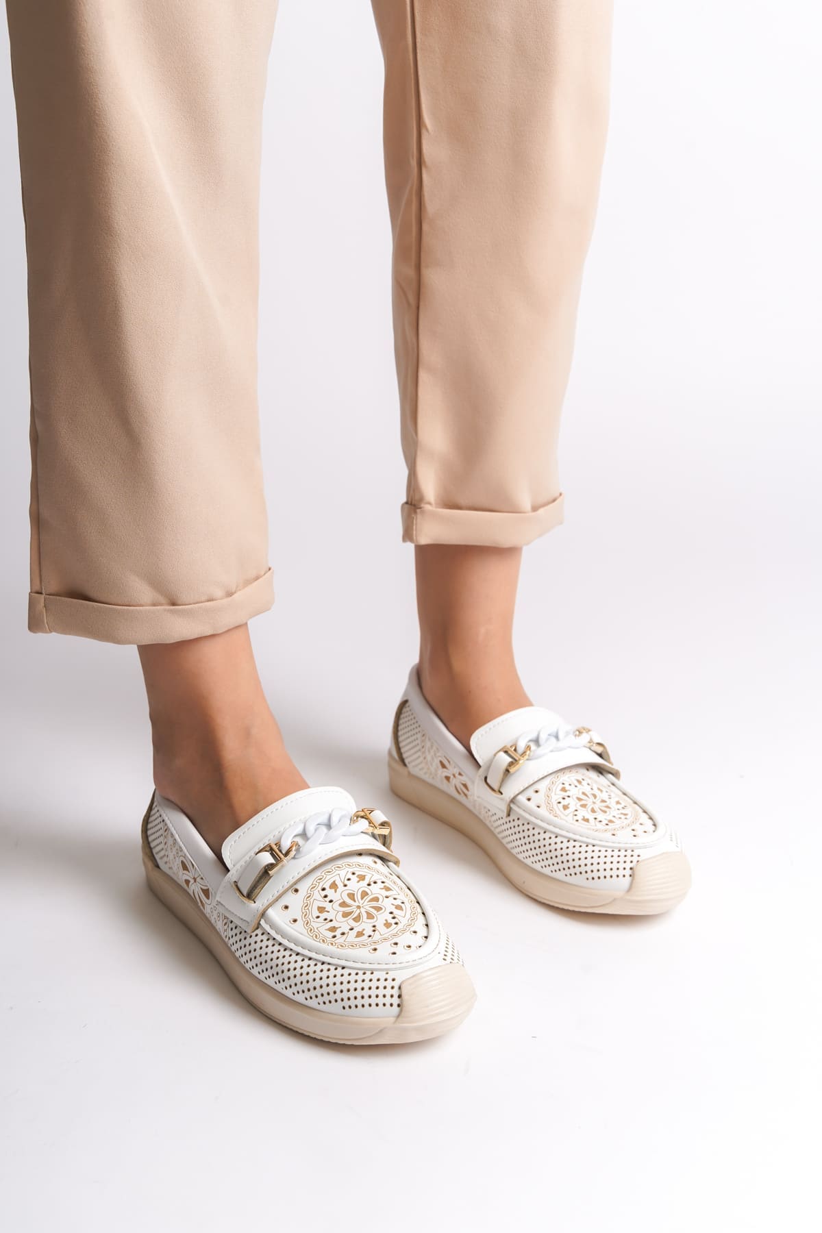 LIZY Bağcıksız Ortopedik Rahat Taban Çiçek Desenli Kadın Babet Ayakkabı  CKT - Beyaz - 37