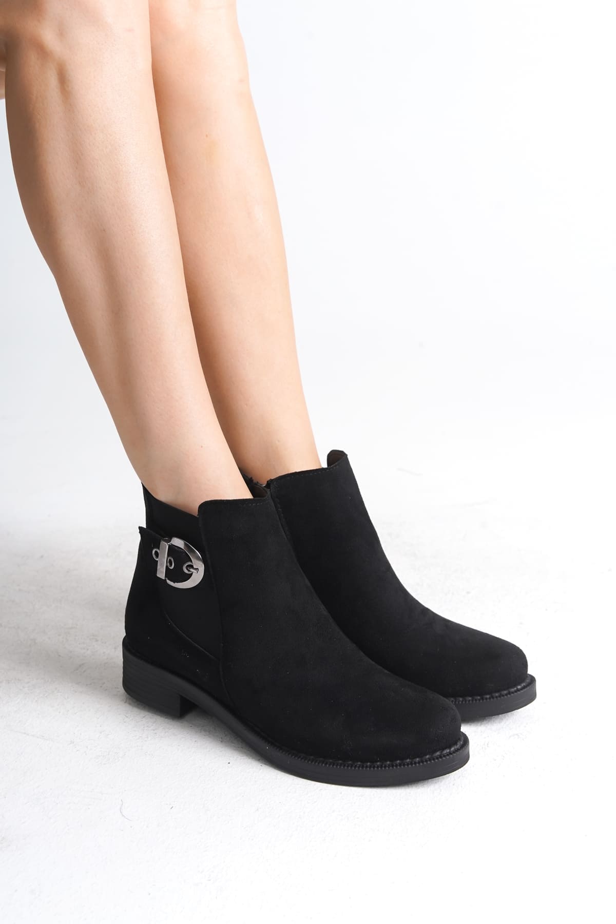 KADIN AYAKKABI BOT &AMP; POSTAL görseli