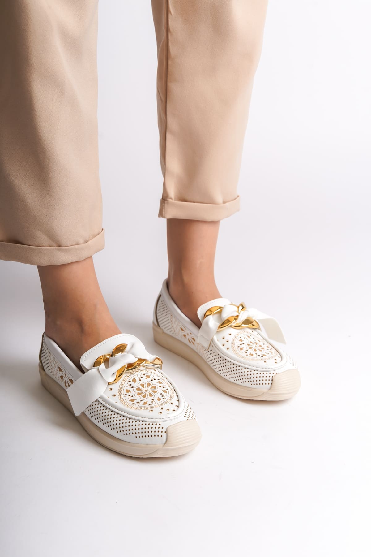 LYDIA Bağcıksız Ortopedik Rahat Taban Çiçek Desenli Kadın Babet Ayakkabı  CKT - Beyaz - 37