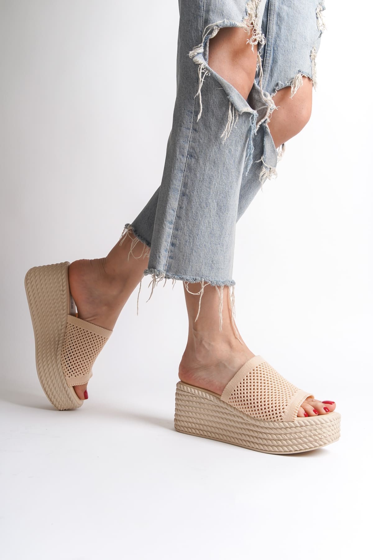 MARLA Dolgu Topuklu Ortopedik Taban Hasır Görünümlü Triko Kadın Terlik  TKT - Ten - Krem - 40