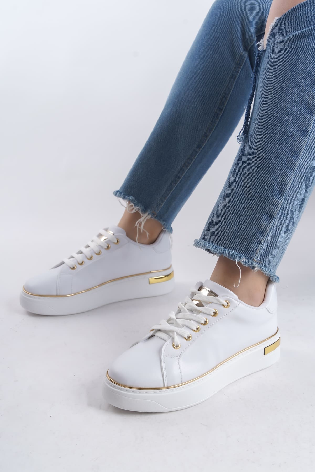 MINA Bağcıklı Ortopedik Taban Kadın Sneaker Spor Ayakkabı  CBT - Beyaz/Altın - 39 Resim 3