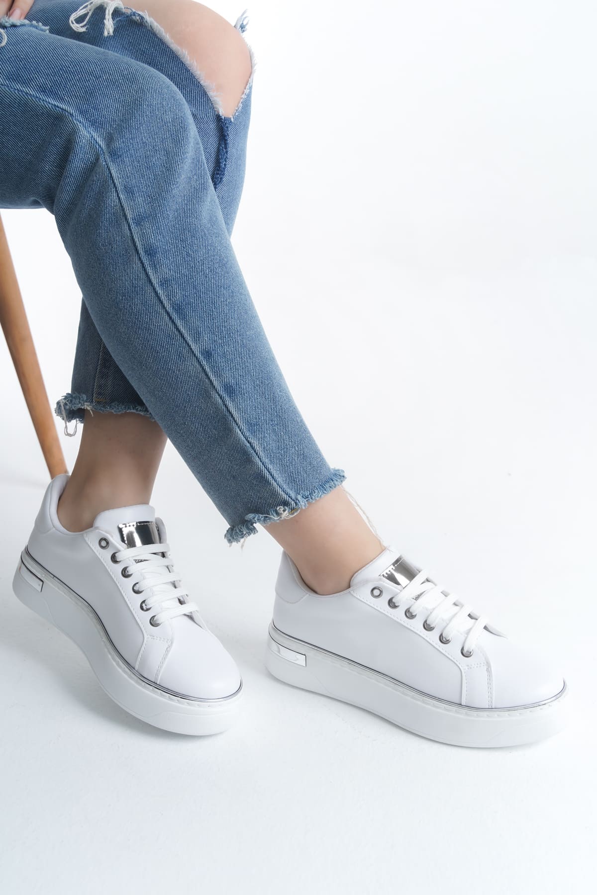 MINA Bağcıklı Ortopedik Taban Kadın Sneaker Spor Ayakkabı  CBT - Beyaz/Gümüş - 39 Resim 2