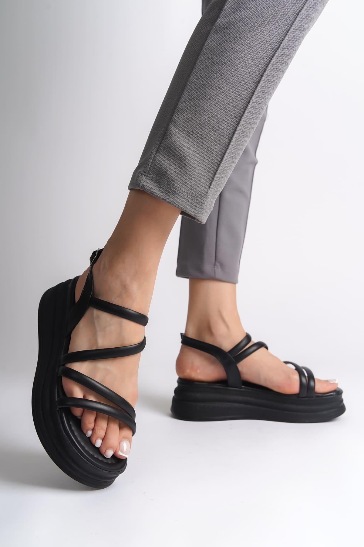 NATALIE İnce Tokalı Siyah Kadın Sandalet - Ortopedik Taban