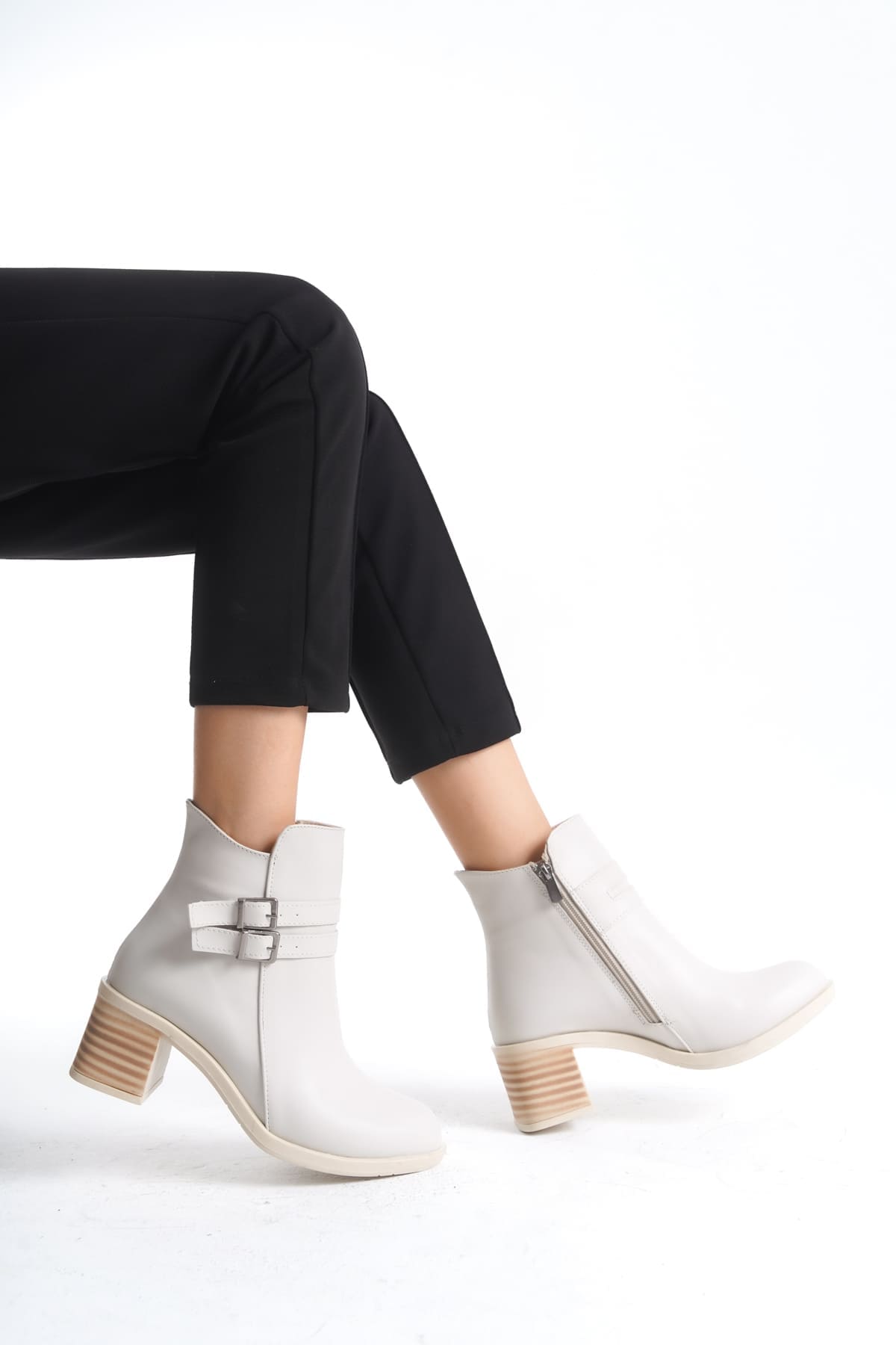 NOEMI Tokalı Fermuarlı Ortopedik Taban Topuklu Kadın Bot  CKT - Krem - 37 Resim 2