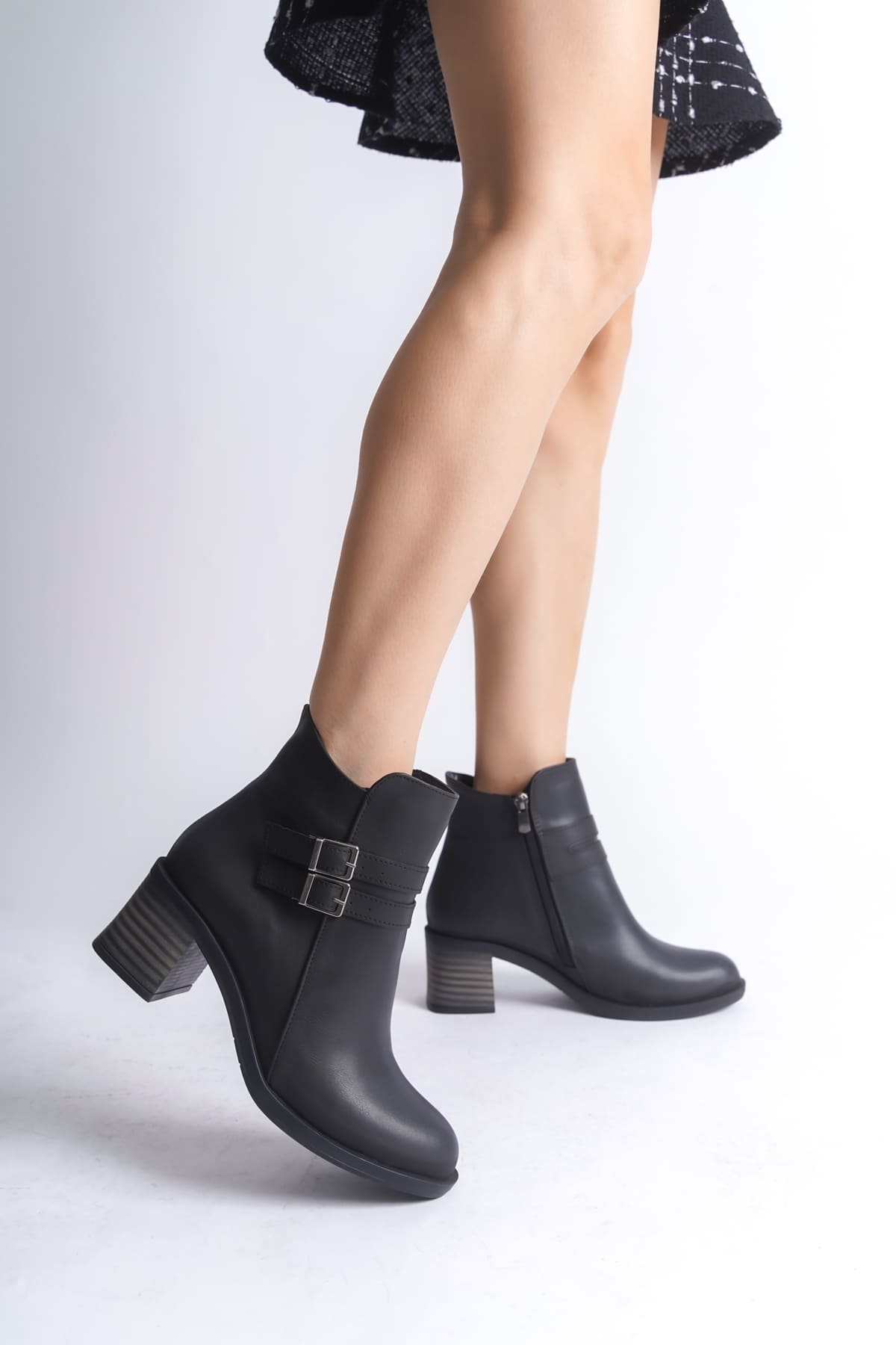 NOEMI Tokalı Fermuarlı Ortopedik Taban Topuklu Kadın Bot  CST - Siyah - 39 Resim 2