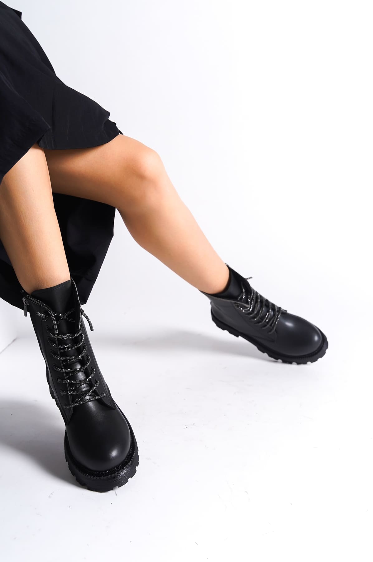 PAMELA Bağcıklı Fermuarlı Ortopedik Taban Taşlı Kadın Bot Siyah