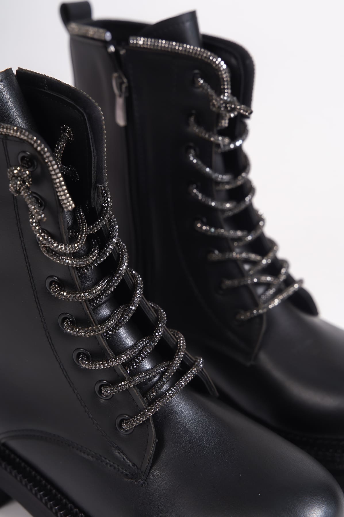 PAMELA Bağcıklı Fermuarlı Ortopedik Taban Taşlı Kadın Bot Siyah