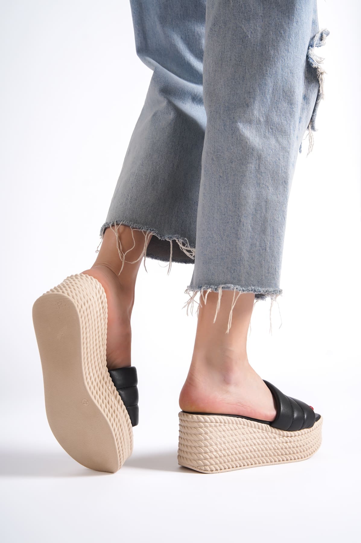 REINA Dolgu Topuklu Ortopedik Taban Hasır Görünümlü Kadın Terlik CKT - Siyah - 38 Resim 3