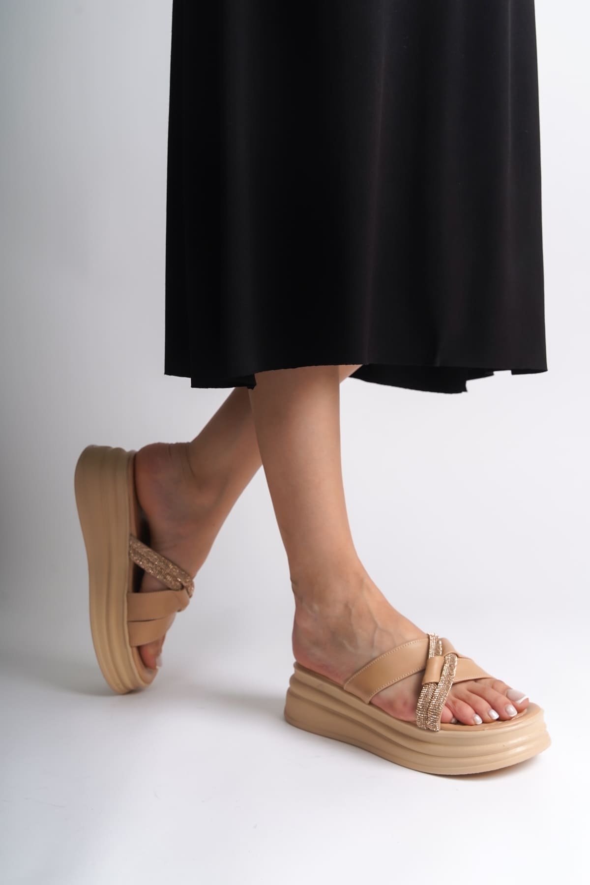 RUBY Düz Topuklu Taşlı Çapraz Şeritli Kalın ve Ortopedik Taban Kadın Terlik CTT - Ten - 37 Resim 2