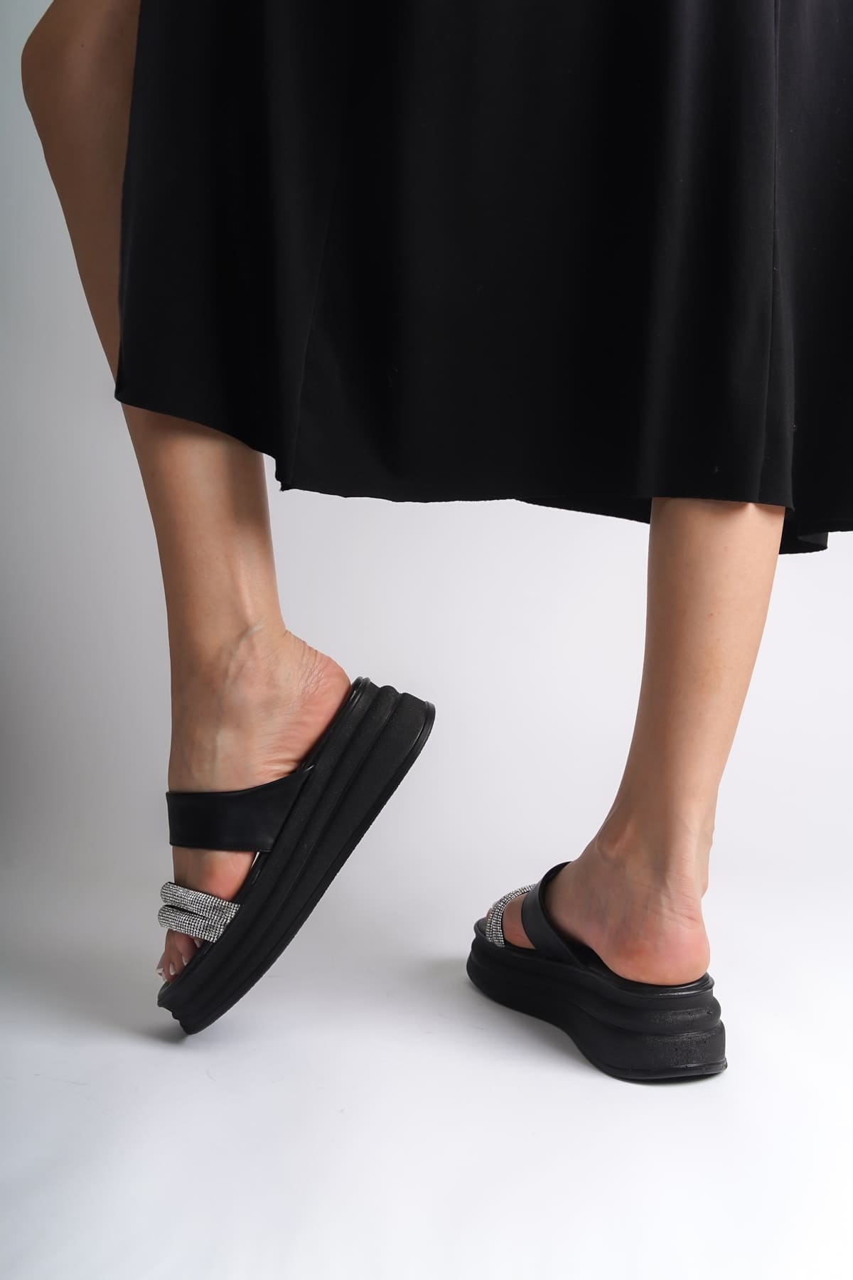 SARAH Düz Topuklu Taşlı Şeritli Kalın ve Ortopedik Taban Kadın Terlik CST - Siyah - 38 Resim 3