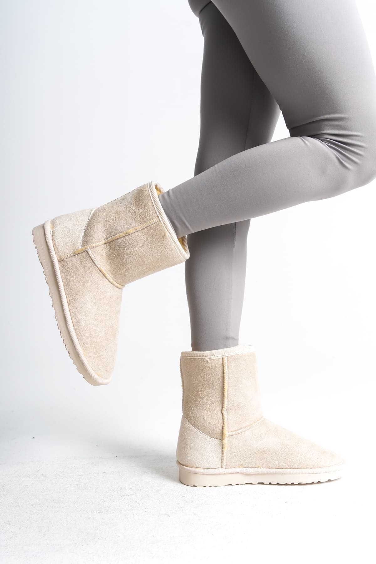 SELINA Bağcıksız Düz Taban İçi Kürklü Süet Kadın Bot  SKT - Krem - 40 Resim 4