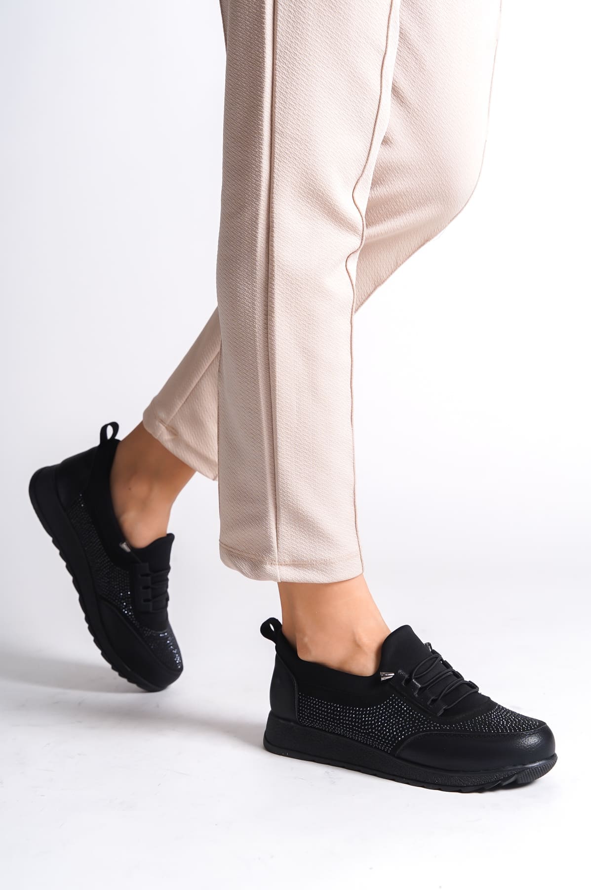 VIOLET Vineyard Rubber Orthopedic Comfortable Base Stone Detailed Classic Women Babet Mother Shoes CST - Black