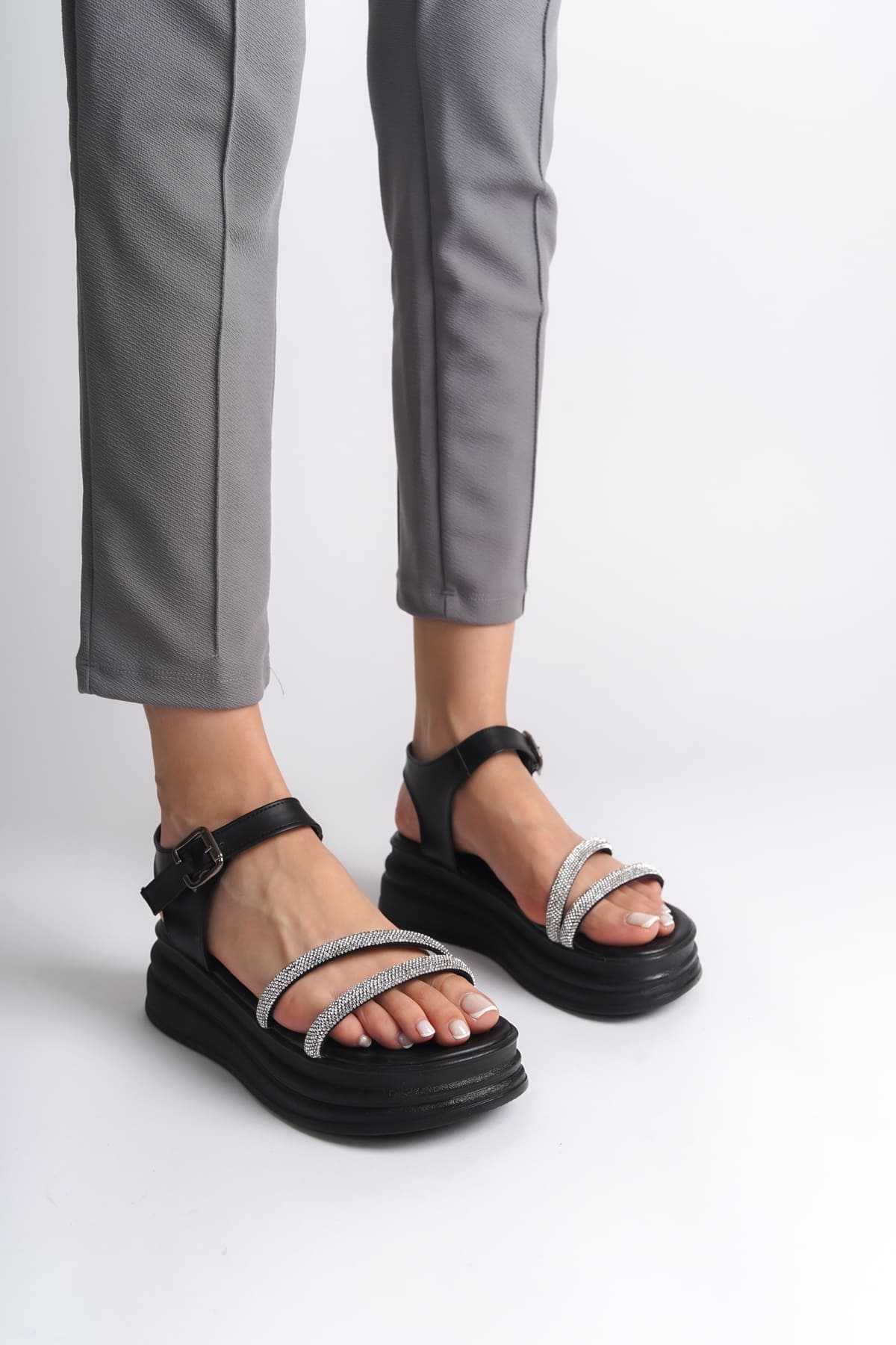 ZLOHE Stone Striped Orthopedic Base Women Sandalet CST - Black