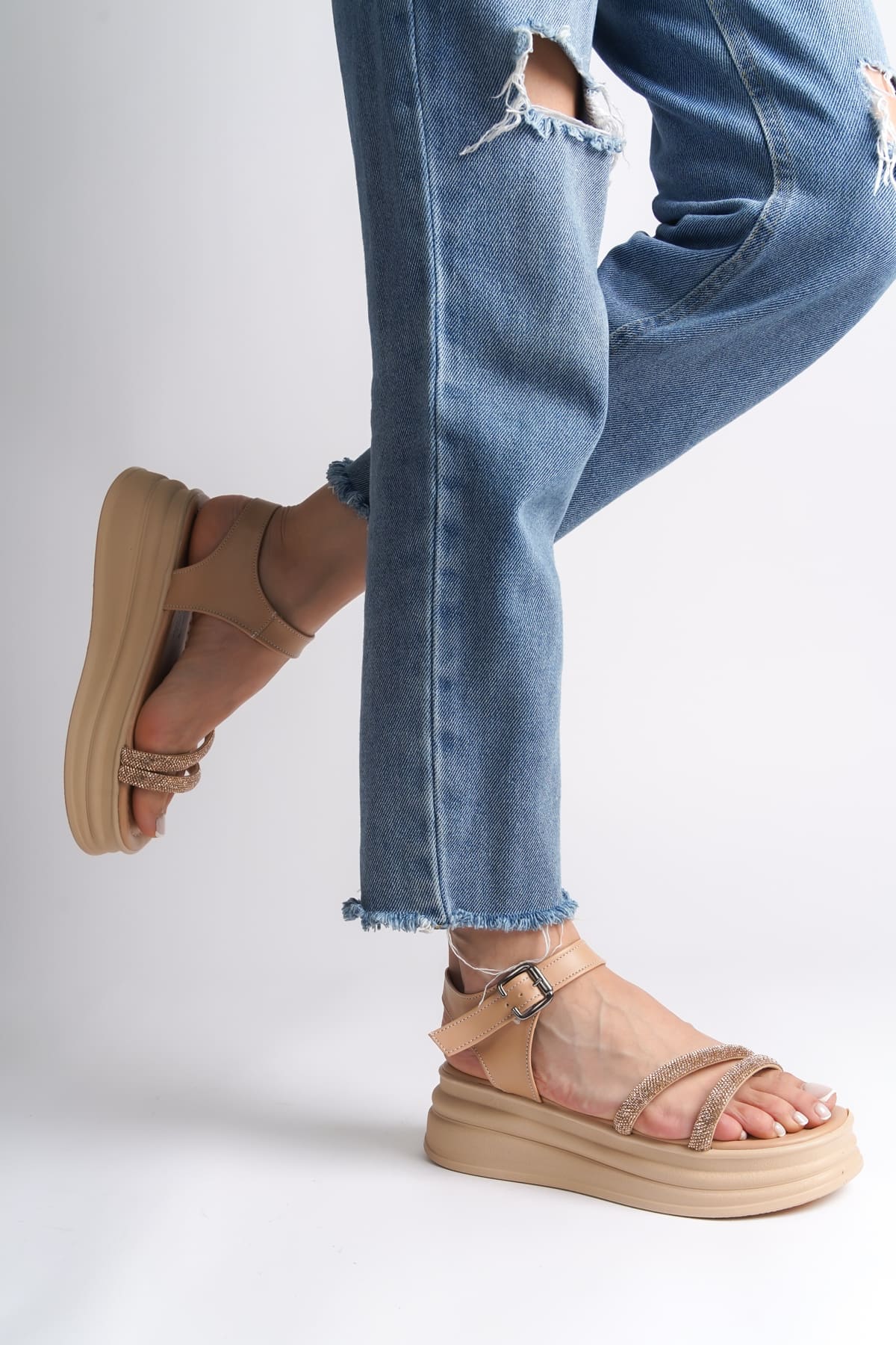 ZLOHE Kalın Tokalı Taşlı Şeritli Ortopedik Taban Kadın Sandalet CTT - Ten - 38